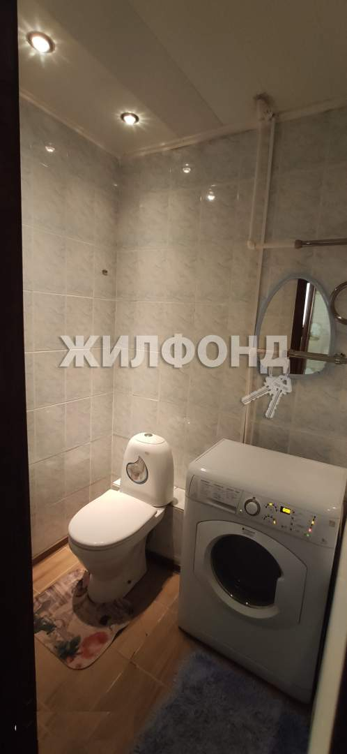 Продажа 2-комнатной квартиры, Барнаул, Коммунаров проспект,  д.122А