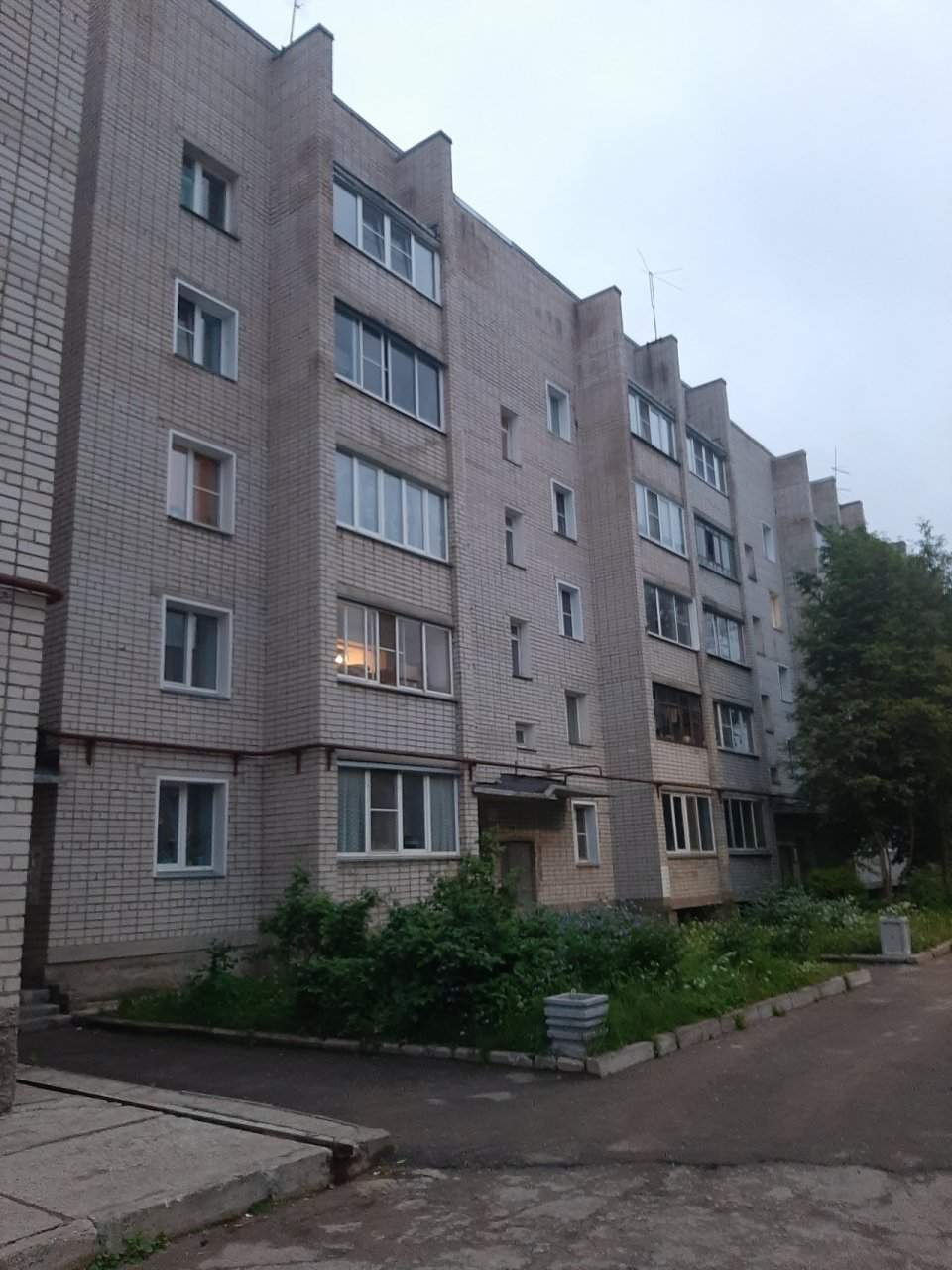 Продажа 3-комнатной квартиры, Киров, Комсомольская улица,  д.63