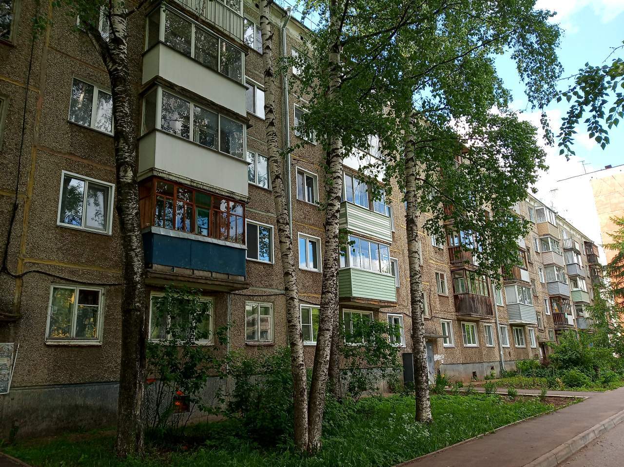 Продажа 2-комнатной квартиры, Киров, Чапаева улица,  д.42