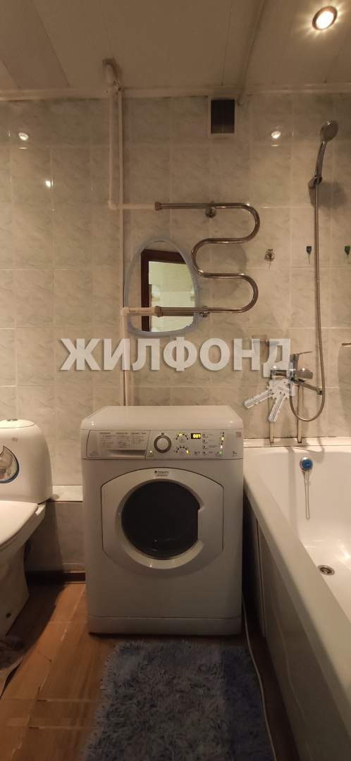 Продажа 2-комнатной квартиры, Барнаул, Коммунаров проспект,  д.122А