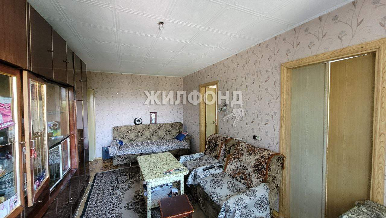 Продажа 4-комнатной квартиры, Абакан, Комарова улица,  д.2