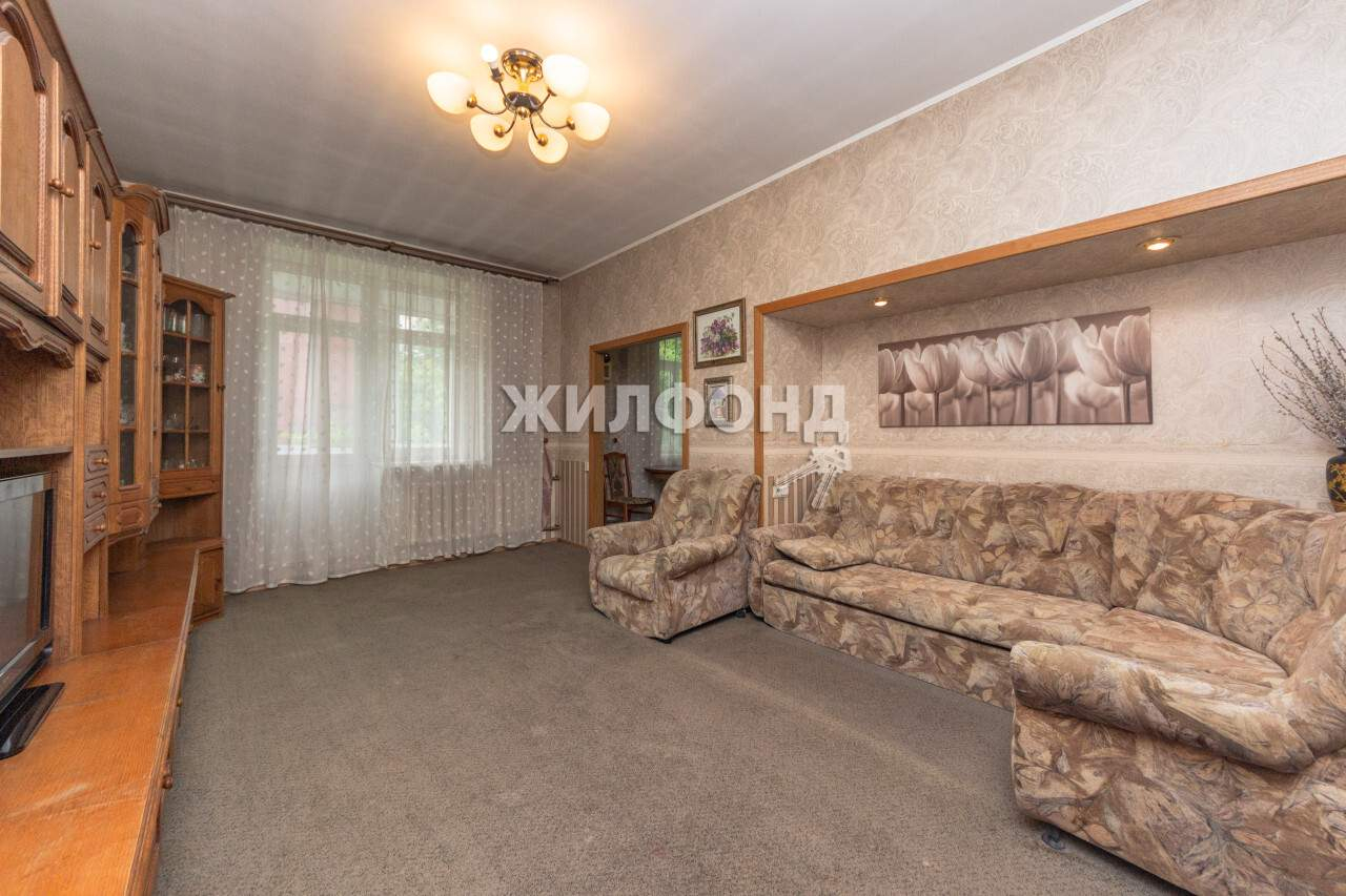 Продажа 3-комнатной квартиры, Барнаул, Максима Горького улица,  д.67