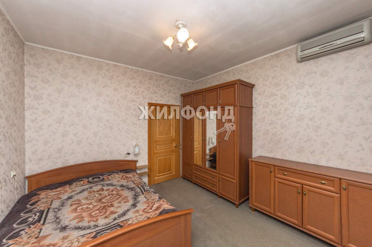 Продажа 3-комнатной квартиры, Барнаул, Максима Горького улица,  д.67