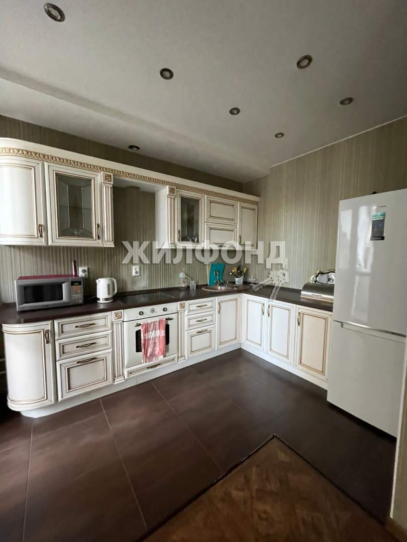 Продажа 3-комнатной квартиры, Иркутск, Байкальская улица,  д.243