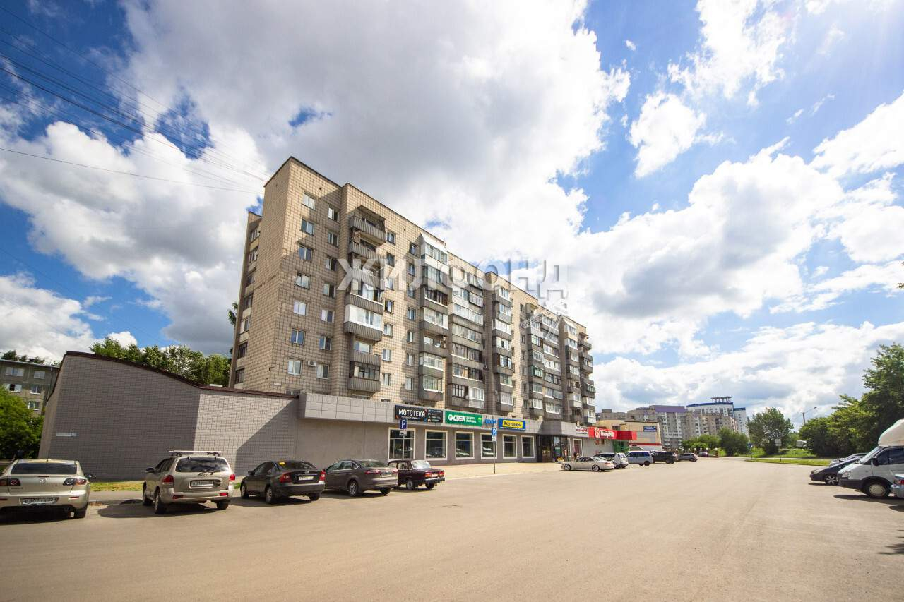 Продажа 3-комнатной квартиры, Барнаул, Малахова улица,  д.122