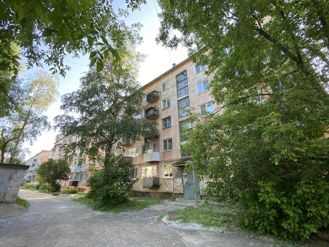 Продажа 2-комнатной квартиры, Березники, Ломоносова улица,  д.97