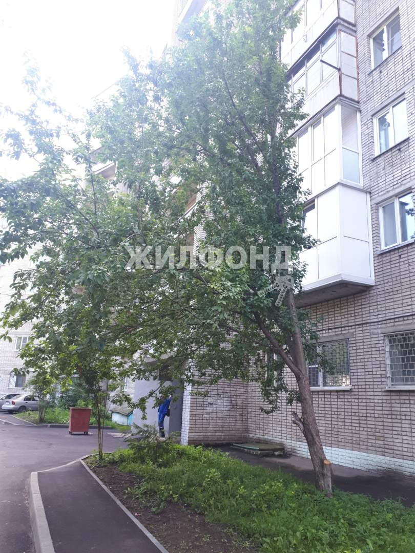 Продажа 3-комнатной квартиры, Барнаул, Малахова улица,  д.122