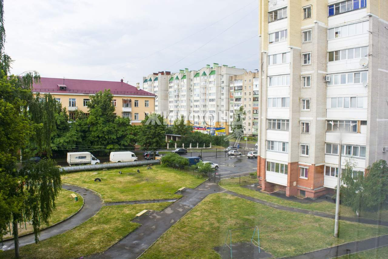 Продажа 3-комнатной квартиры, Орел, Новосильская улица,  д.6