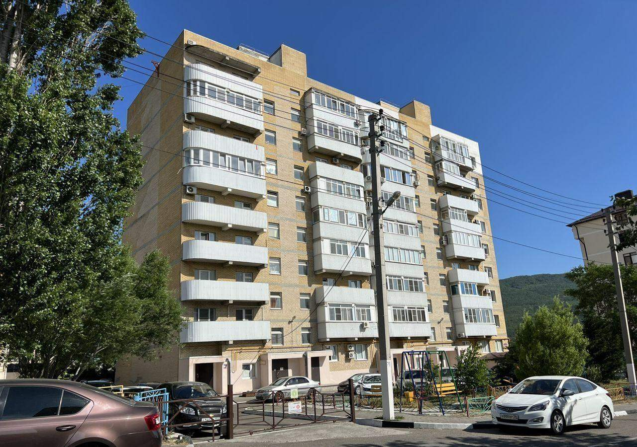Продажа 2-комнатной квартиры, Кабардинка, Пролетарская улица,  д.56