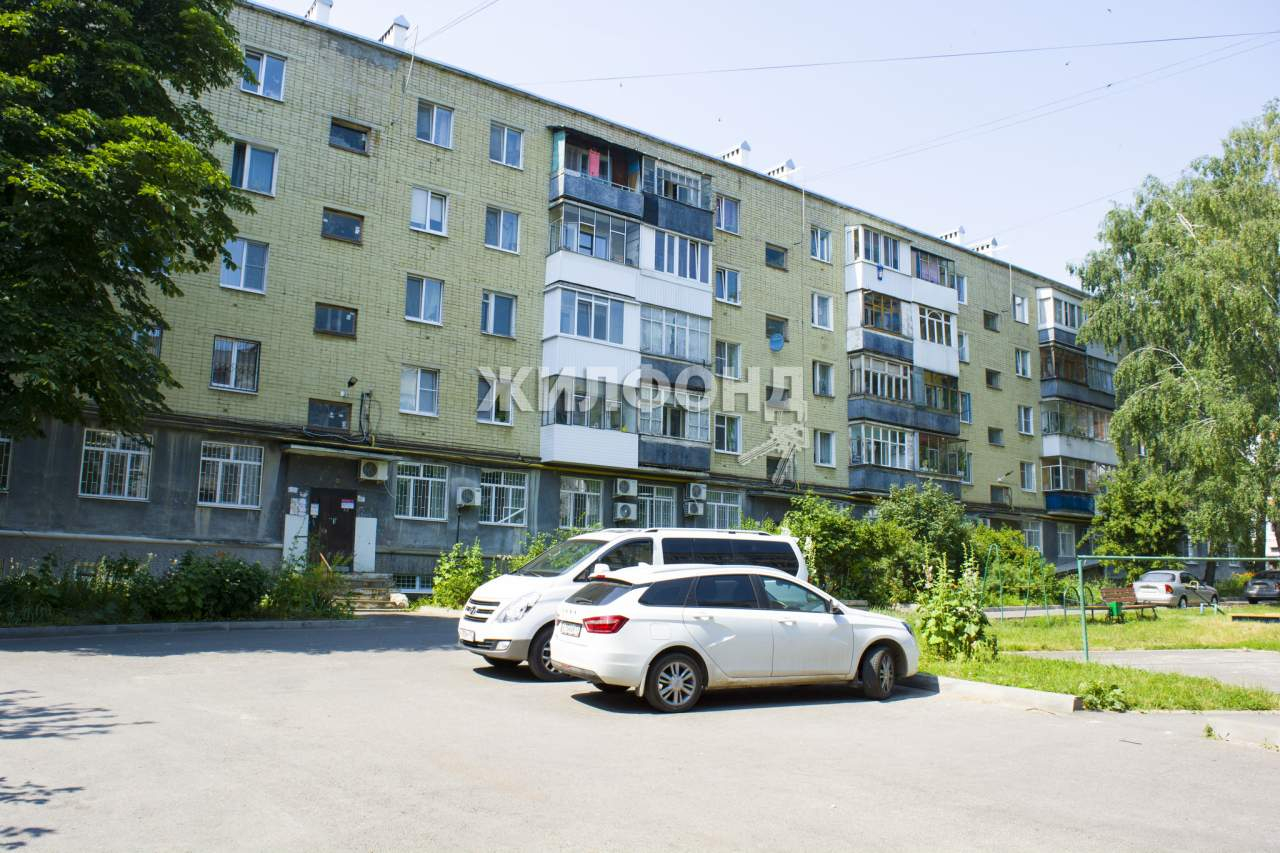 Продажа 4-комнатной квартиры, Орел, Комсомольская улица,  д.249а