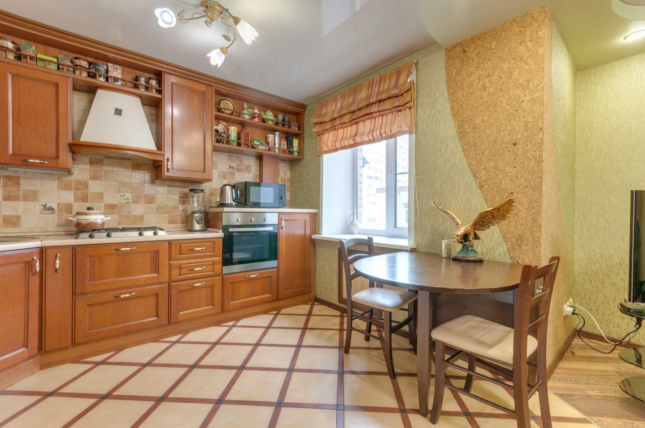 Продажа 3-комнатной квартиры, Вологда, Петина улица,  д.10