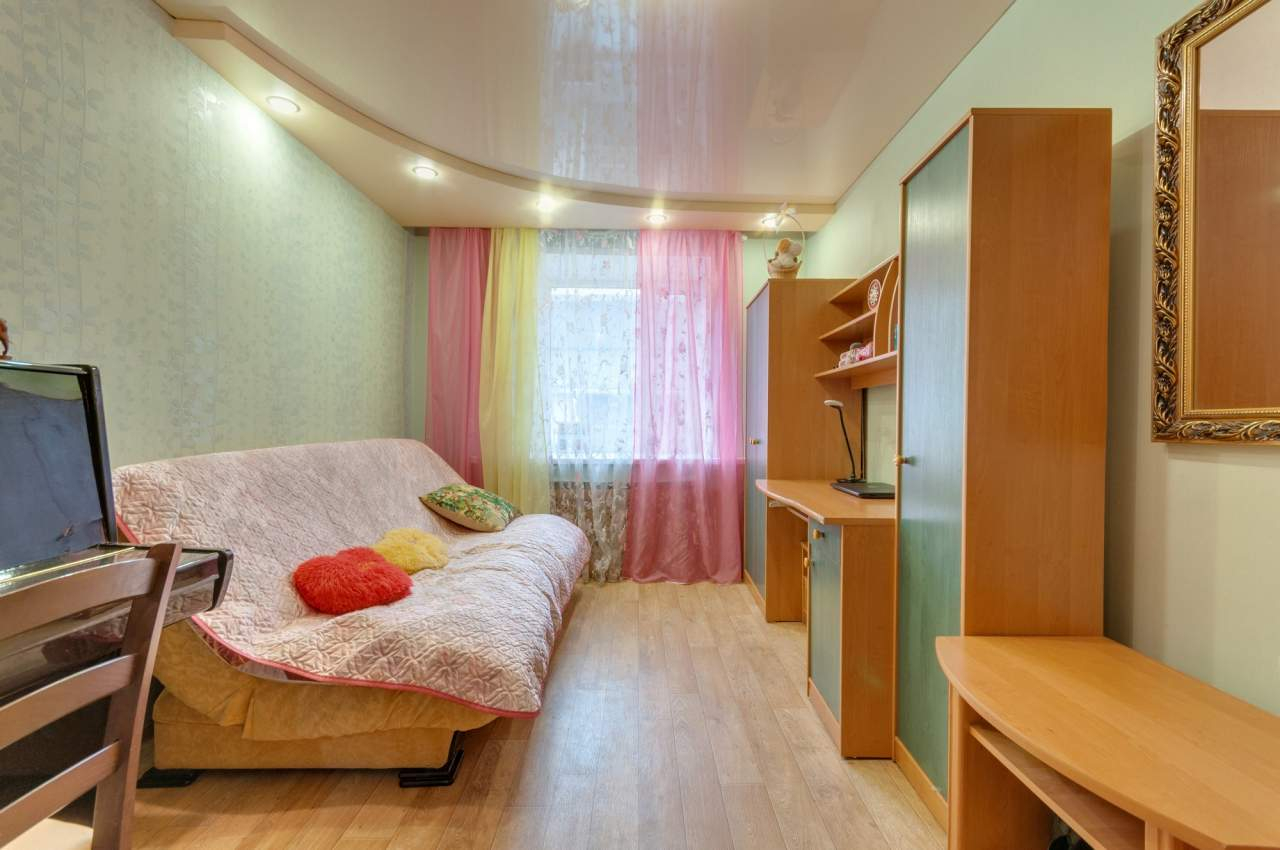 Продажа 3-комнатной квартиры, Вологда, Петина улица,  д.10