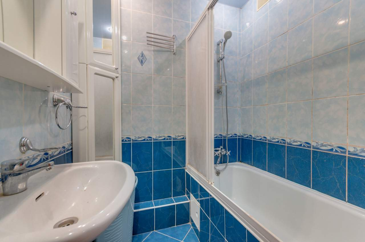 Продажа 3-комнатной квартиры, Вологда, Петина улица,  д.10