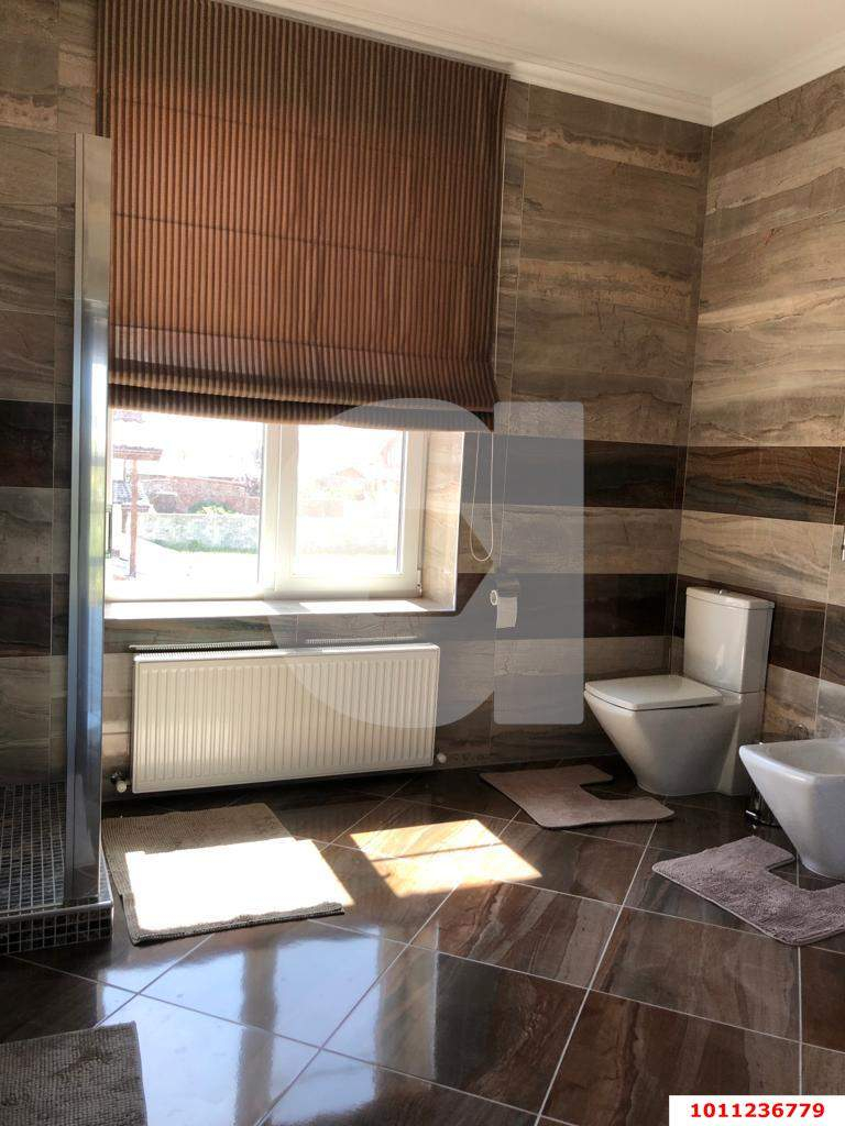 Продажа дома, 300м <sup>2</sup>, 10 сот., Краснодар, Баварская улица,  д.57