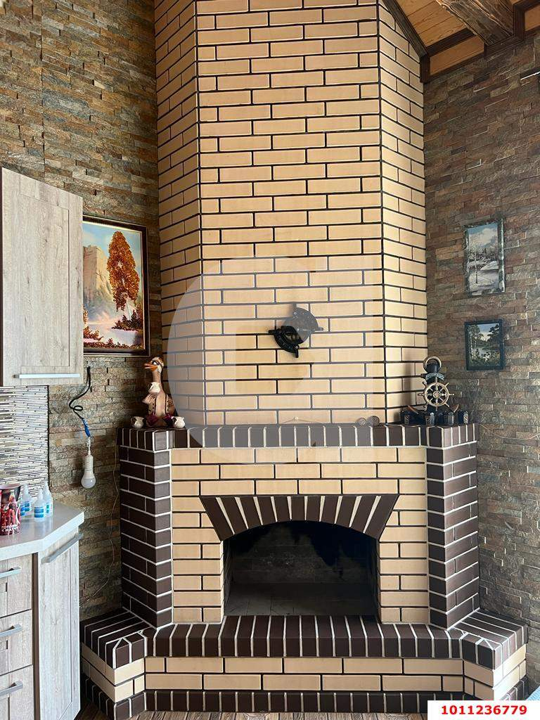 Продажа дома, 300м <sup>2</sup>, 10 сот., Краснодар, Баварская улица,  д.57