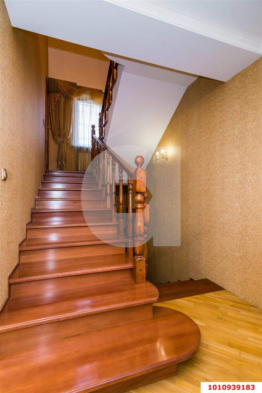 Продажа дома, 297м <sup>2</sup>, 6 сот., Краснодар, Озерная улица,  д.50