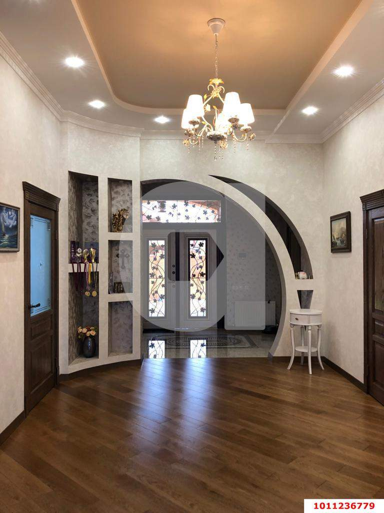 Продажа дома, 300м <sup>2</sup>, 10 сот., Краснодар, Баварская улица,  д.57