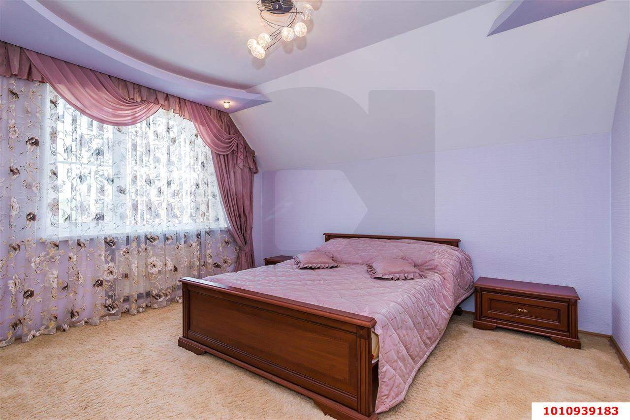 Продажа дома, 297м <sup>2</sup>, 6 сот., Краснодар, Озерная улица,  д.50