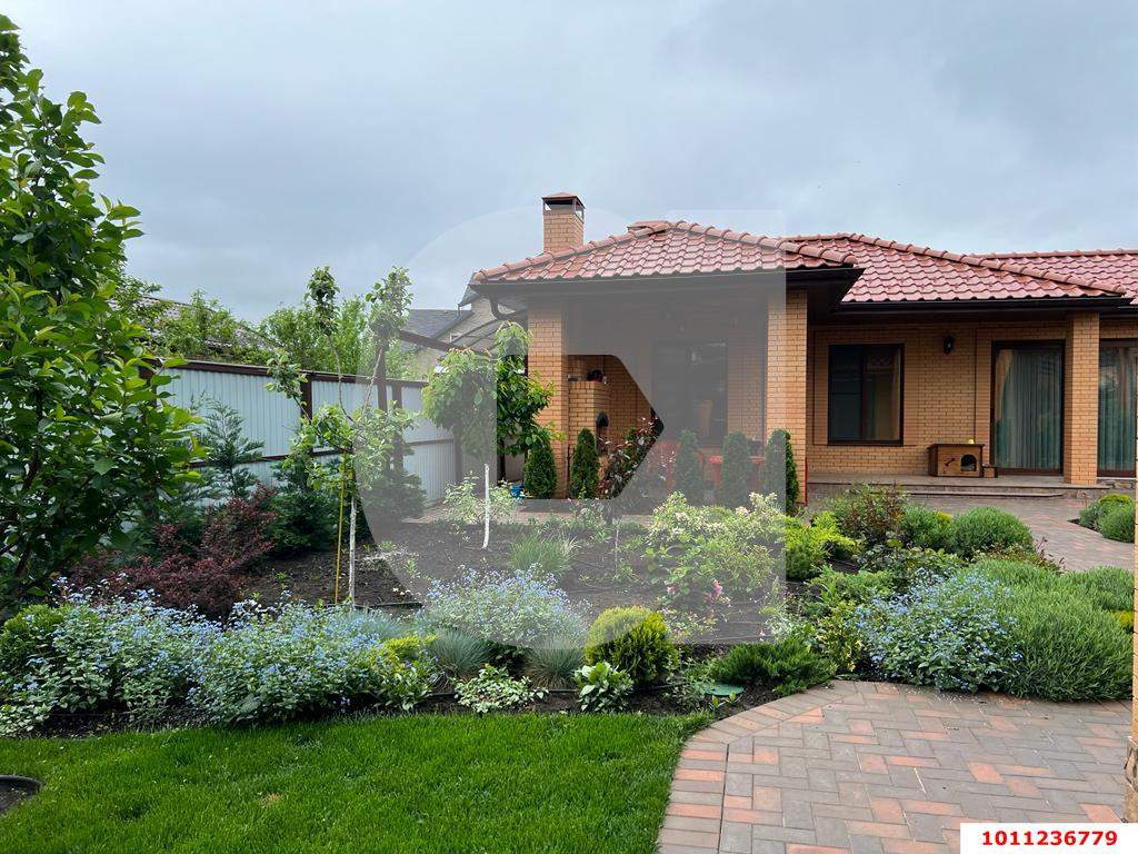 Продажа дома, 300м <sup>2</sup>, 10 сот., Краснодар, Баварская улица,  д.57