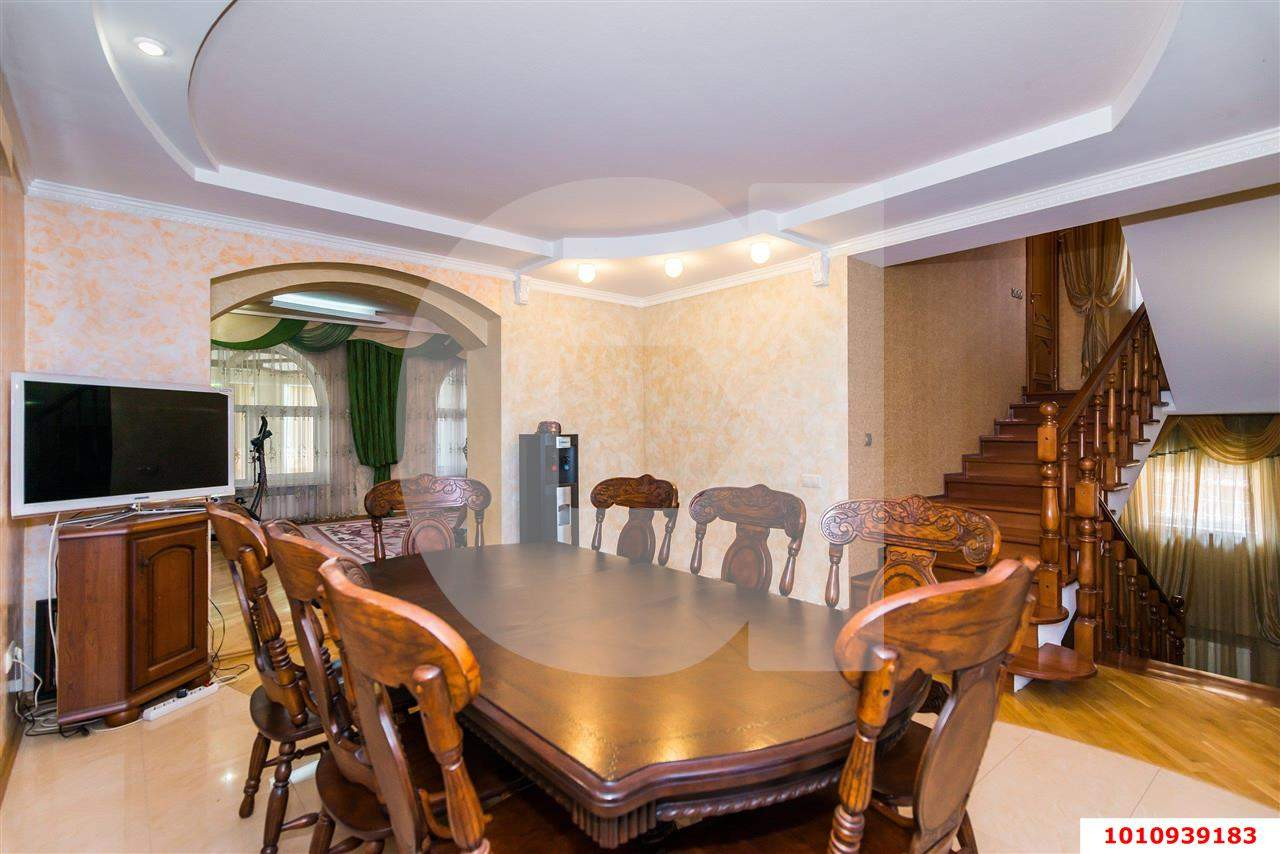 Продажа дома, 297м <sup>2</sup>, 6 сот., Краснодар, Озерная улица,  д.50