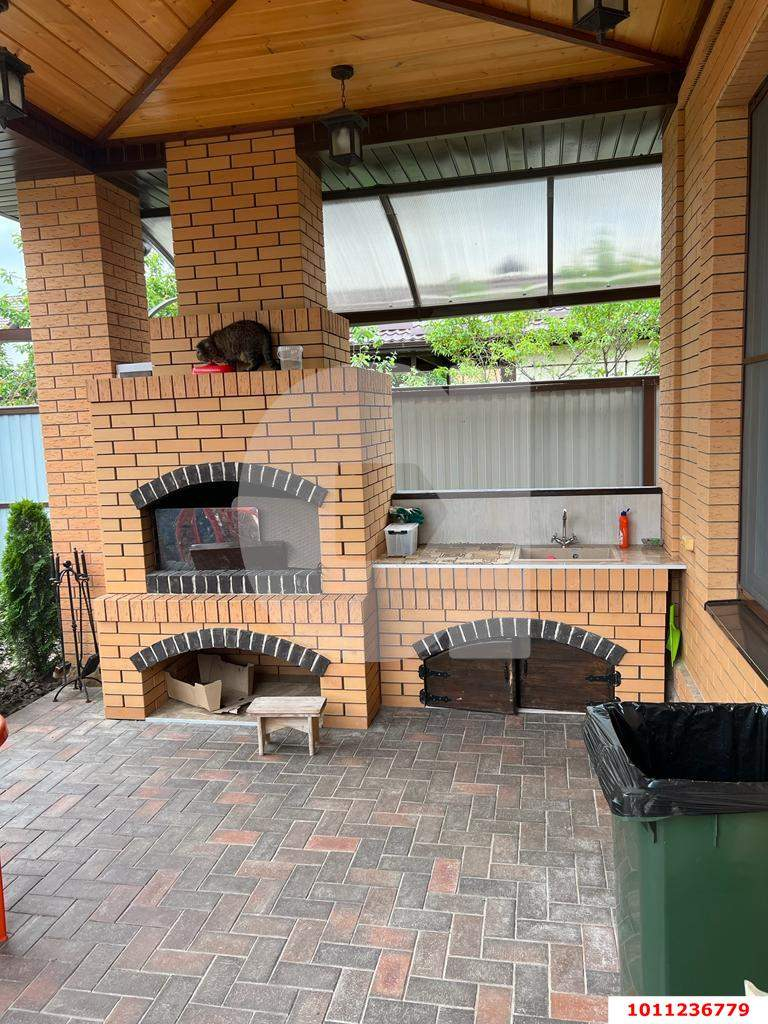 Продажа дома, 300м <sup>2</sup>, 10 сот., Краснодар, Баварская улица,  д.57