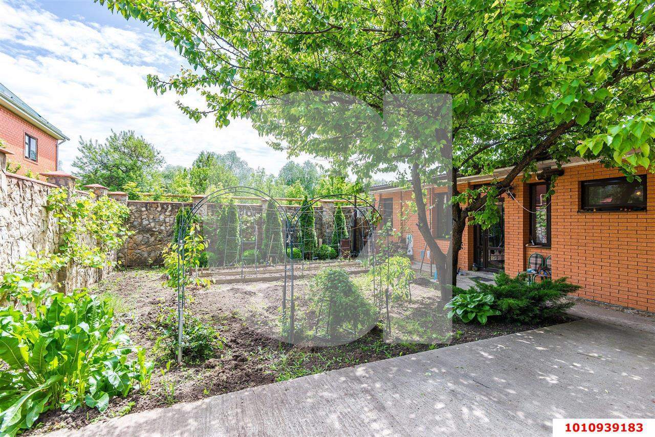 Продажа дома, 297м <sup>2</sup>, 6 сот., Краснодар, Озерная улица,  д.50