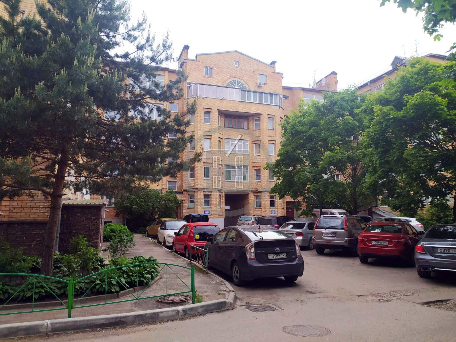 Продажа 4-комнатной квартиры, Калуга, Суворова улица,  д.7к1