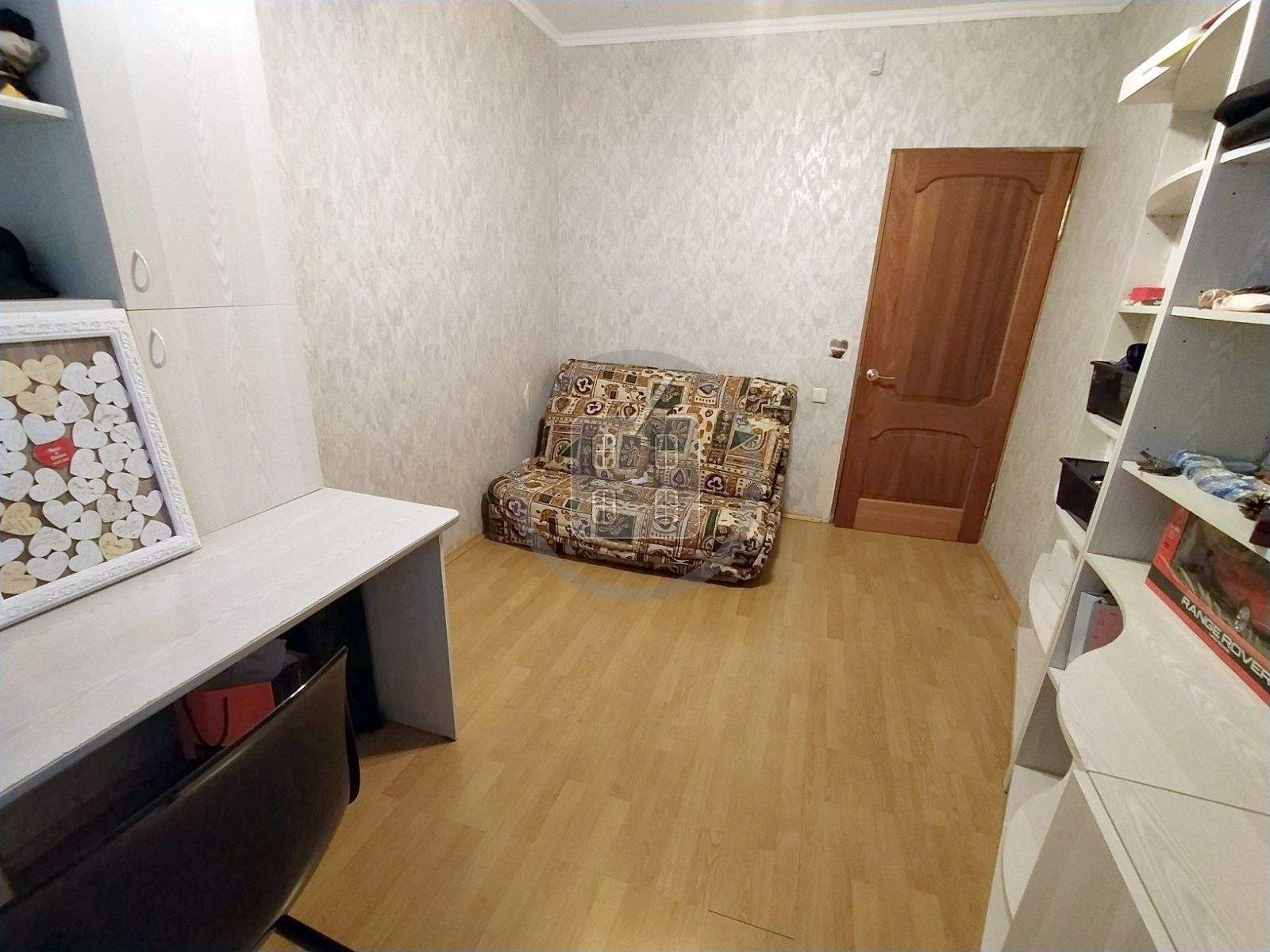 Продажа 4-комнатной квартиры, Калуга, Суворова улица,  д.7к1