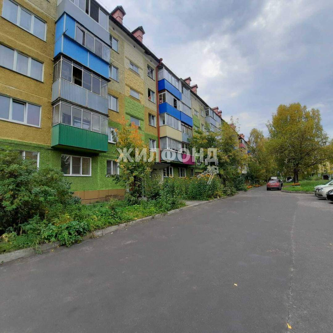 Продажа 3-комнатной квартиры, Междуреченск, Вокзальная улица,  д.2