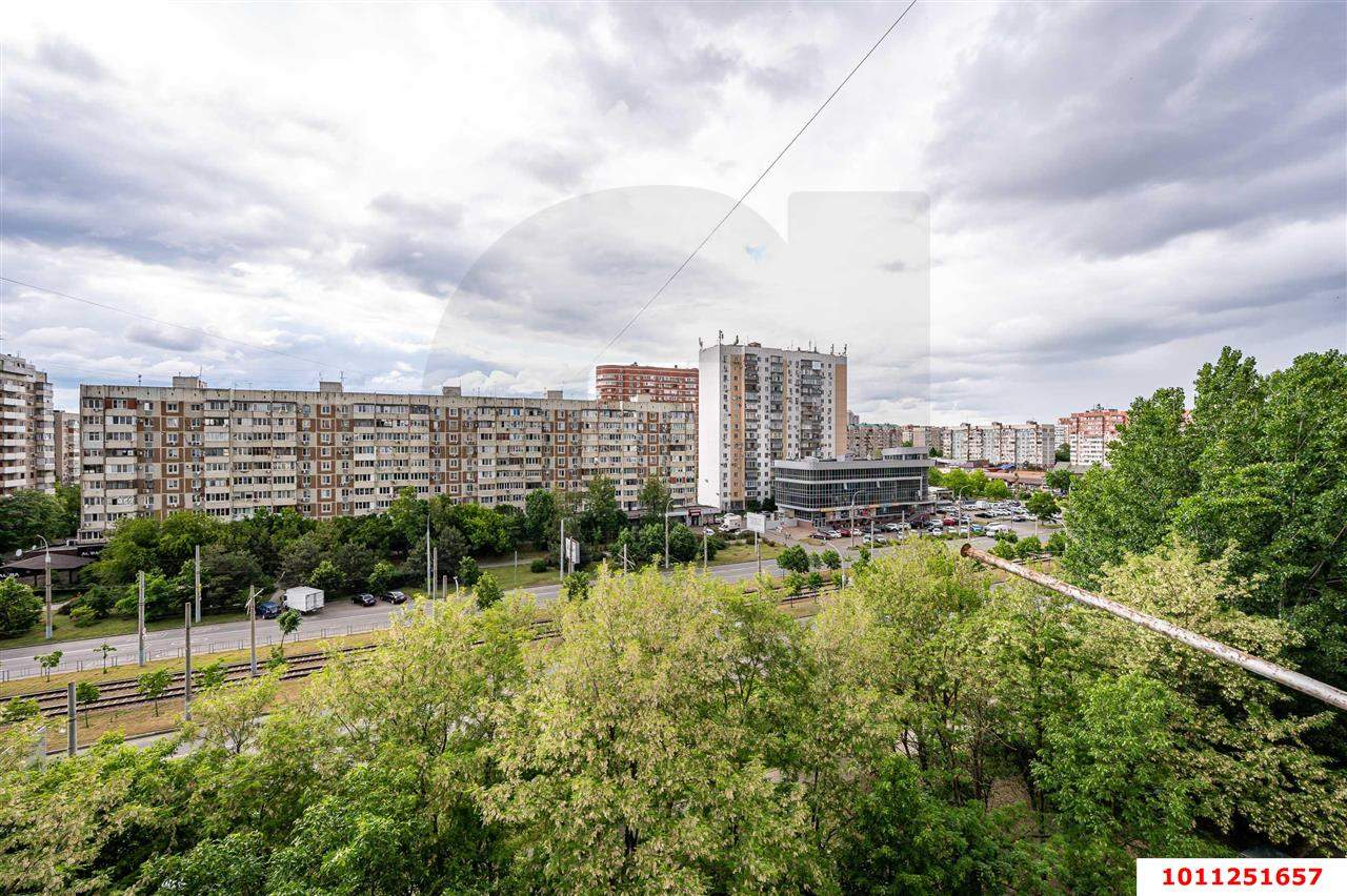 Продажа 3-комнатной квартиры, Краснодар, Чекистов проспект,  д.16