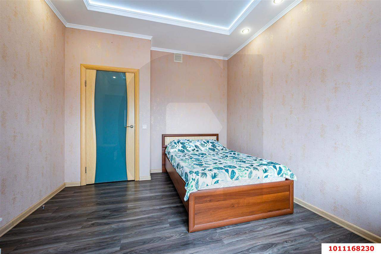 Продажа 3-комнатной квартиры, Краснодар, Новаторов улица,  д.20